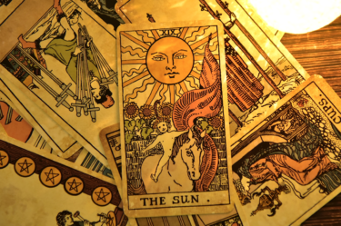 太陽のタロットが示す未来の幸福と成功へのメッセージ